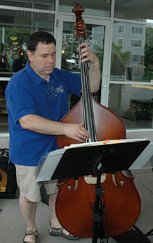 Paul Georgeson, string bass