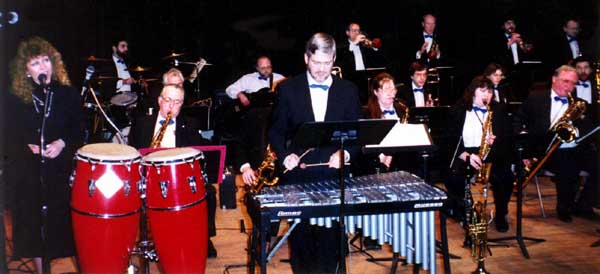 Mary Lou Peterman sings "Skylark" while Glen Newton, on the vibraphone, and the Roseville Big Band play backgrounds.